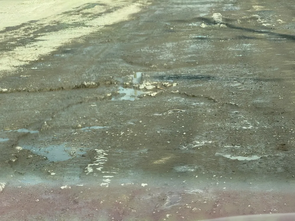 Після дощів дороги затопило. đường 10.jpg