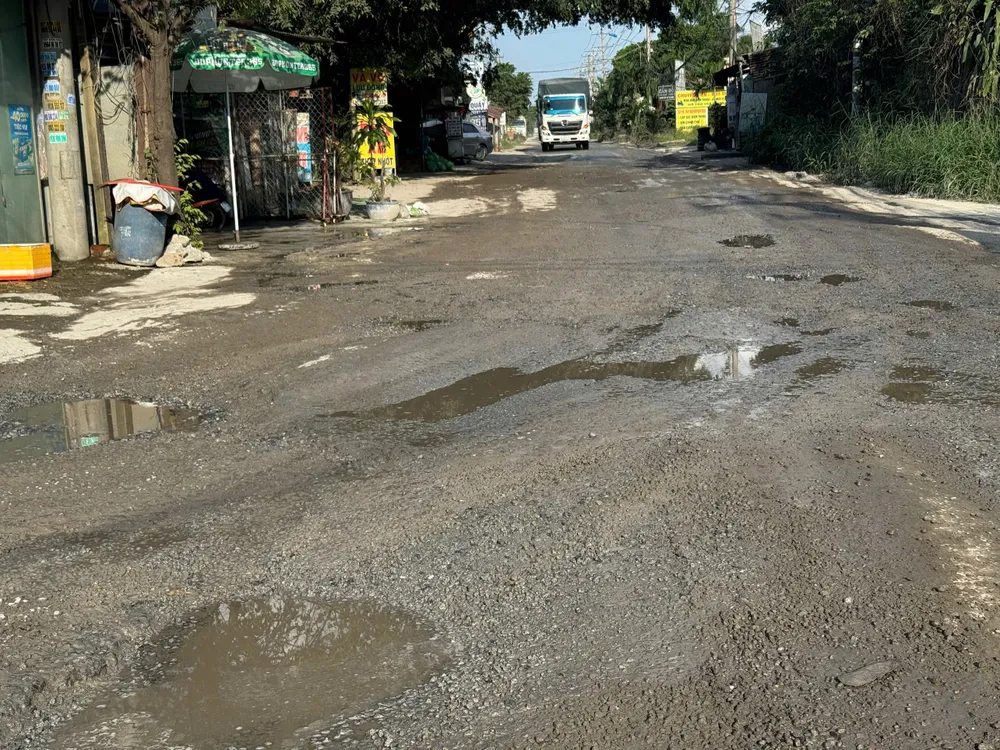 І поточний стан дороги Кау Дінь на початку листопада 2025 року đường 8.jpg