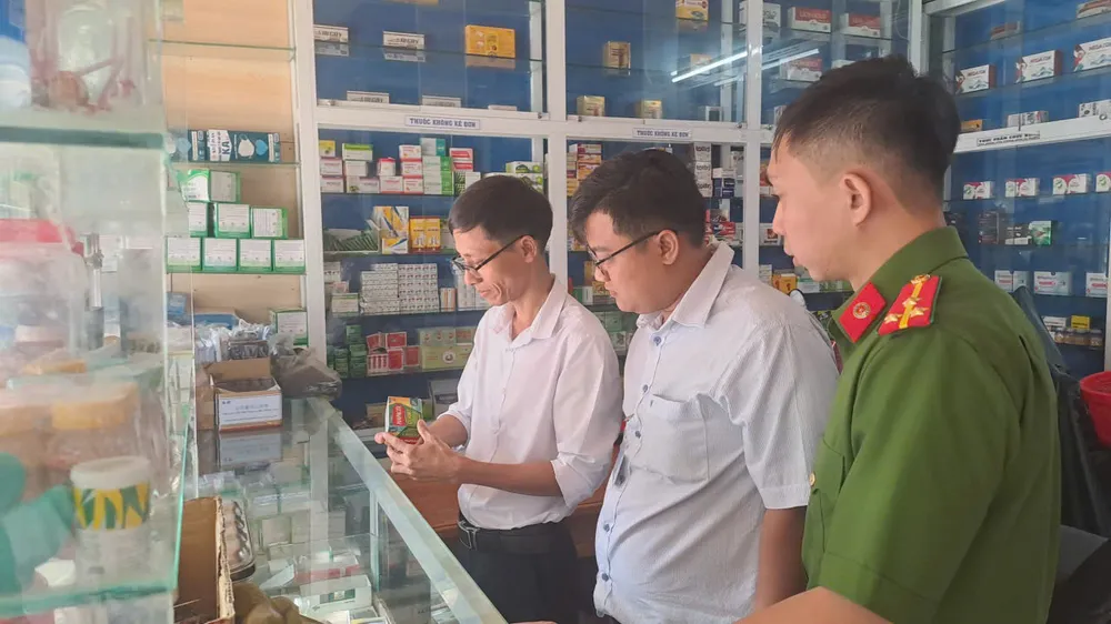 Kiểm tra tiệm thuốc 8.jpg