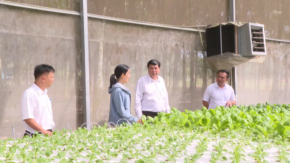  Phường Bến Cát: Tham quan, tìm hiểu các mô hình sản xuất kinh doanh giỏi tại địa phương