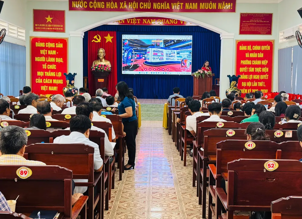 Phường Chánh Hiệp hướng dẫn các giải pháp chuyển đổi số phục vụ công tác Đảng đến đảng viên.jpg