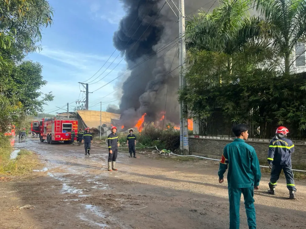 កម្លាំងដែលមានវត្តមាននៅកន្លែងកើតហេតុបានចូលរួមពន្លត់ភ្លើង។ 6.jpeg