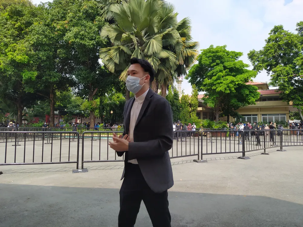 Đông đảo nghệ sĩ, người dân đến viếng, tiễn biệt nghệ sĩ Chí Tài  ảnh 12