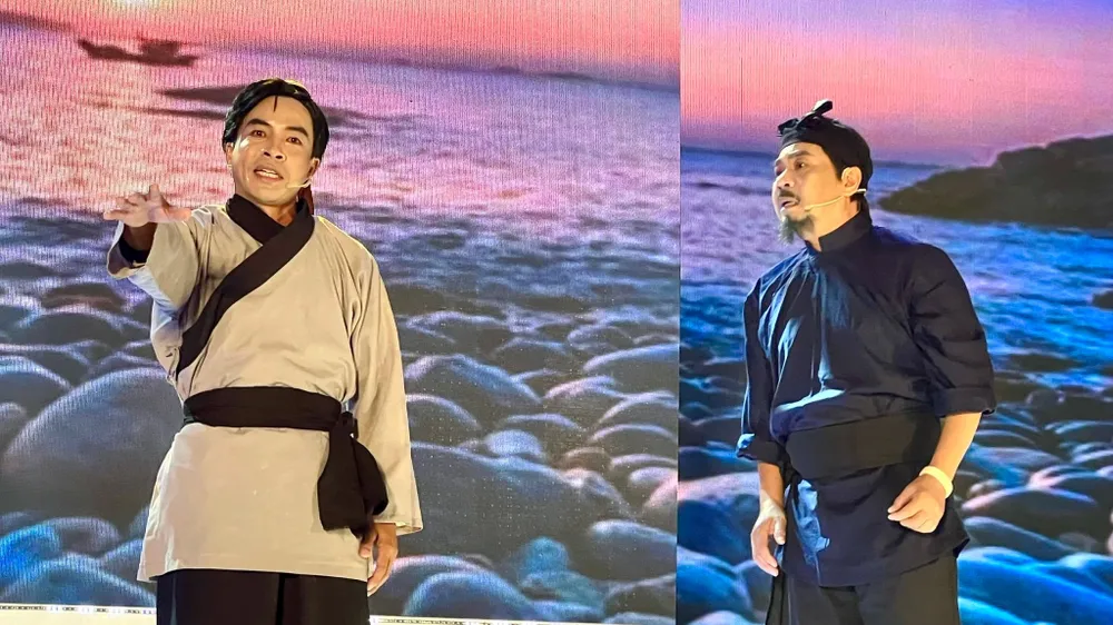 Thí sinh Trần Phước Trung thi diễn trích đoạn Hòn vọng phu. Ảnh: THÚY BÌNH Thí sinh Trần Phước Trung thi diễn trích đoạn Hòn vọng phu. Ảnh: THÚY BÌNH