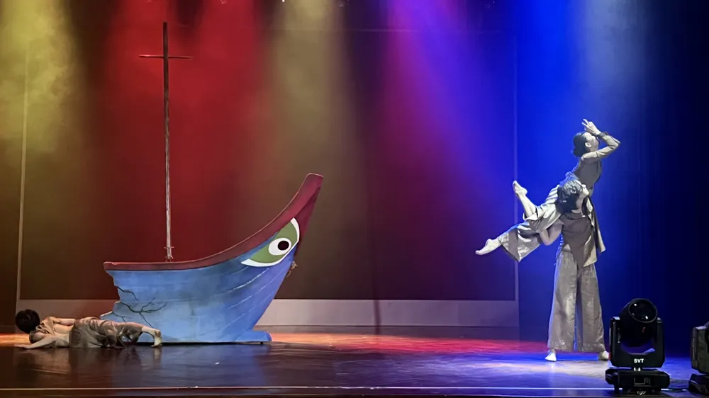 Tác phẩm múa "Mắt bão". Ảnh: THÚY BÌNH Tác phẩm múa "Mắt bão". Ảnh: THÚY BÌNH