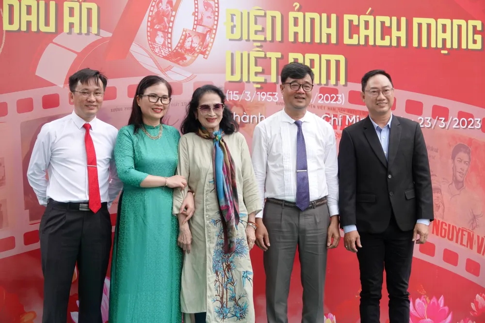 Khai mạc triển lãm “Dấu ấn 70 năm Điện ảnh cách mạng Việt Nam” ảnh 3 Khai mạc triển lãm “Dấu ấn 70 năm Điện ảnh cách mạng Việt Nam” ảnh 3