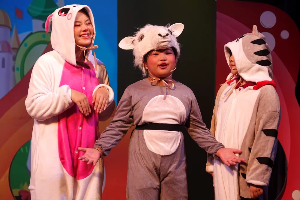 Ở vương quốc nhồi bông luôn tràn ngập tiếng cười và niềm vui hạnh phúc. Ảnh: THÚY BÌNH Ở vương quốc nhồi bông luôn tràn ngập tiếng cười và niềm vui hạnh phúc. Ảnh: THÚY BÌNH