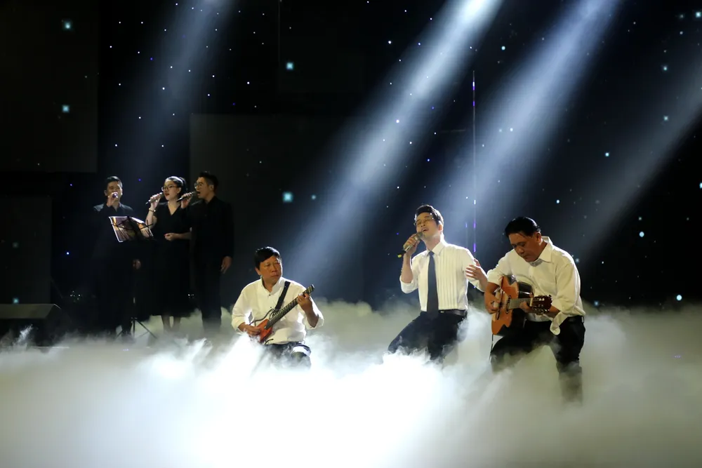 Ca khúc "Cây đàn sinh viên" gợi nhớ bao kỷ niệm ngọt ngào cho khán giả yêu nhạc. Ảnh: HTV Ca khúc "Cây đàn sinh viên" gợi nhớ bao kỷ niệm ngọt ngào cho khán giả yêu nhạc. Ảnh: HTV