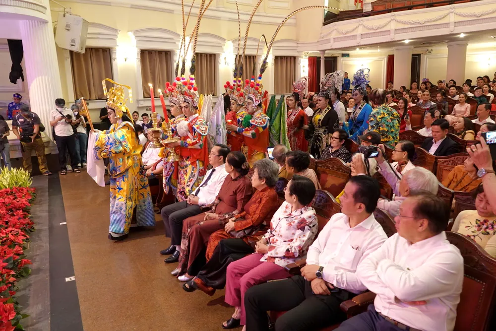 Nghi thức Lễ đại bội cuốn hút khán giả. Ảnh: THÚY BÌNH Nghi thức Lễ đại bội cuốn hút khán giả. Ảnh: THÚY BÌNH