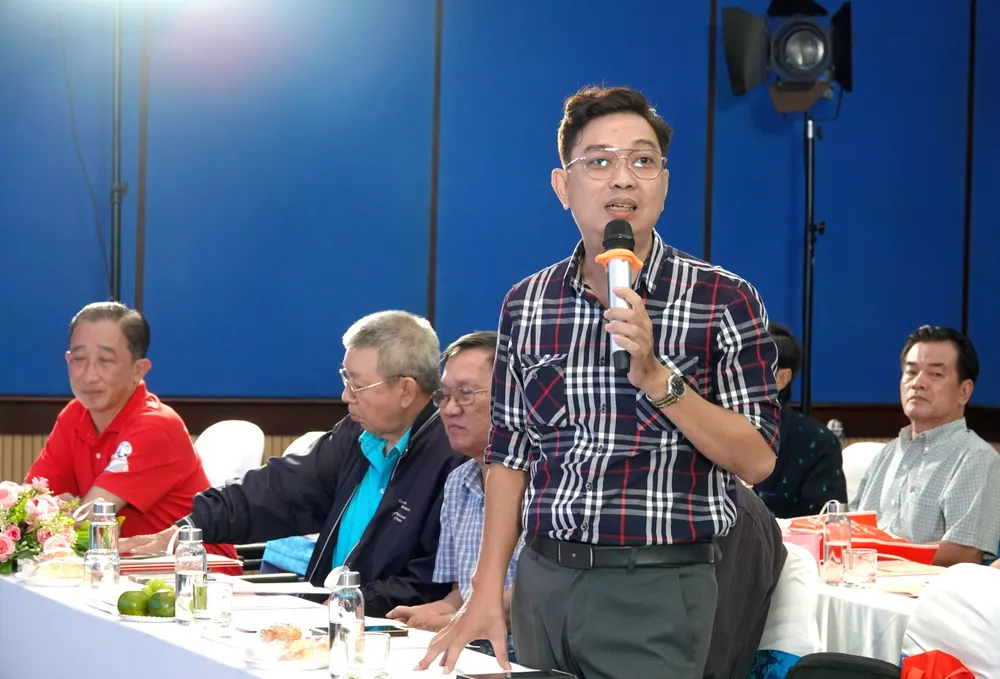 Thạc sĩ - nhạc sĩ Nguyễn Quang Vinh, Chủ tịch Hội Âm nhạc TPHCM chia sẻ cảm xúc và mong mỏi các nhạc sĩ TPHCM và cả nước sẽ tích cực tham gia sáng tác nhiều ca khúc hay, chất lượng hướng đến chào mừng 50 năm Ngày Giải phóng miền Nam, thống nhất đất nước. Ảnh: THÚY BÌNH