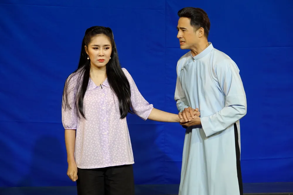 Diễn viên Lê Phương và Lương Thế Thành cuốn hút trong nhiều tình huống kịch. Ảnh: THÚY BÌNH Diễn viên Lê Phương và Lương Thế Thành cuốn hút trong nhiều tình huống kịch. Ảnh: THÚY BÌNH