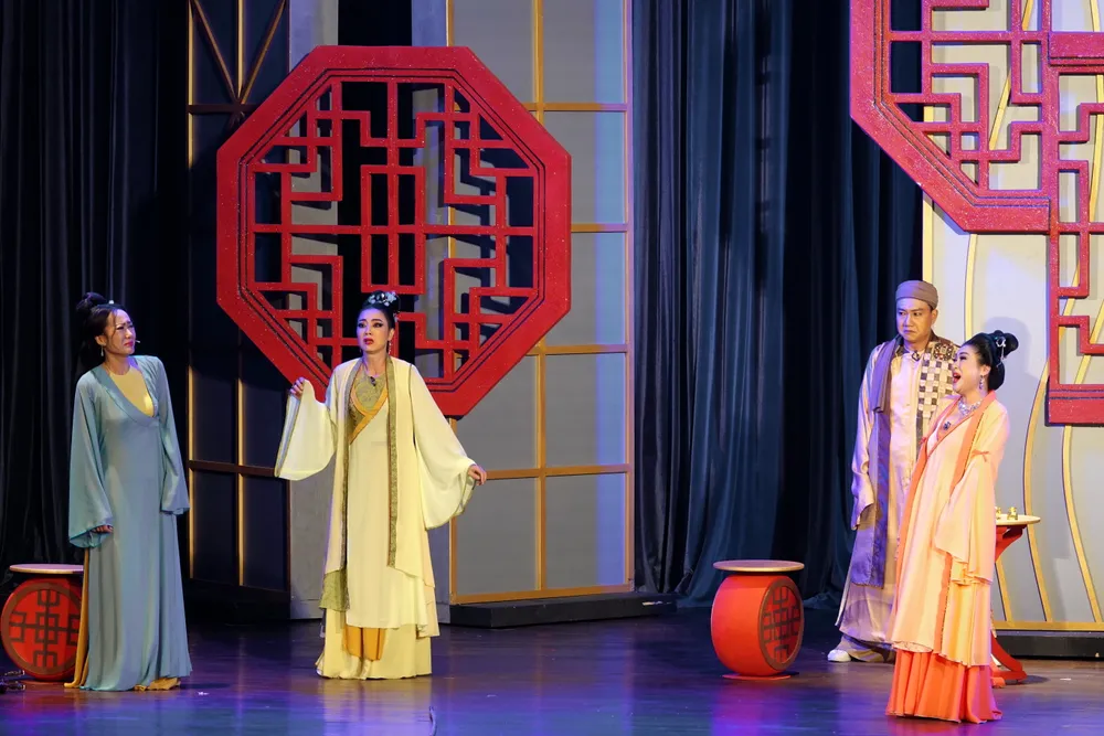 Pjäsen Duoi bong giai nhan.JPG