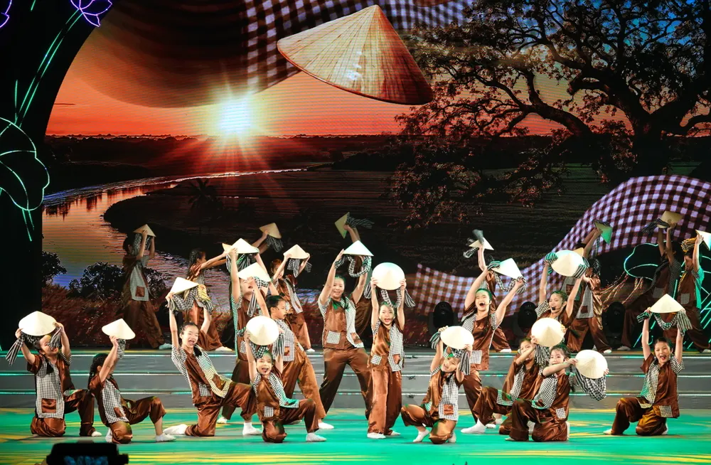 nhom Goldstar Kids - Canh dong tuoi tho.JPG