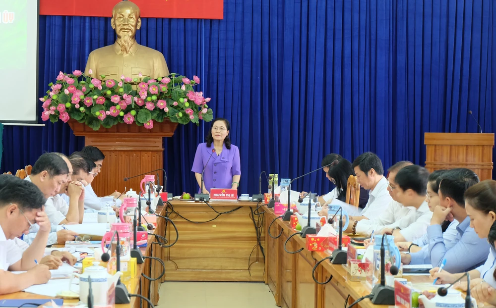 Chủ tịch HĐND TPHCM Nguyễn Thị Lệ làm việc tại UBND quận 11, sáng 17-9-2019. Ảnh: THU HƯỜNG 