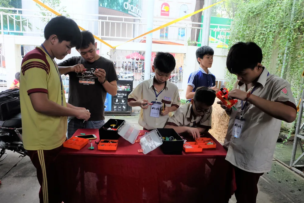 Hơn 30 gian hàng tham gia Liên hoan Tuổi trẻ sáng tạo lần 10 ảnh 2