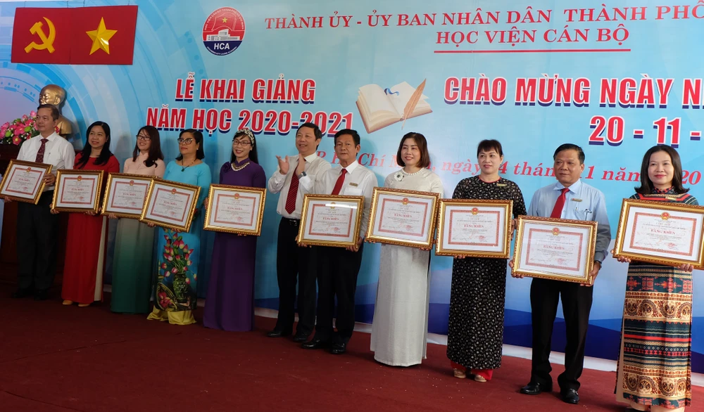 Học viện Cán bộ TPHCM khai giảng năm học mới ảnh 3 Học viện Cán bộ TPHCM khai giảng năm học mới ảnh 3