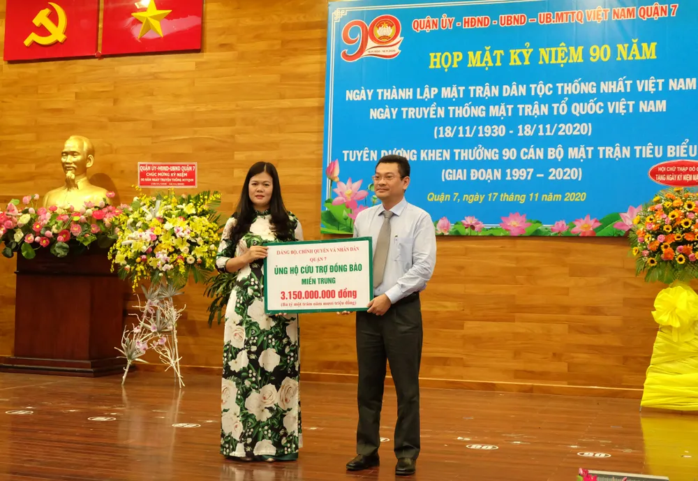 TPHCM: Nhiều địa phương kỷ niệm 90 năm Ngày truyền thống MTTQ Việt Nam ảnh 1 TPHCM: Nhiều địa phương kỷ niệm 90 năm Ngày truyền thống MTTQ Việt Nam ảnh 1