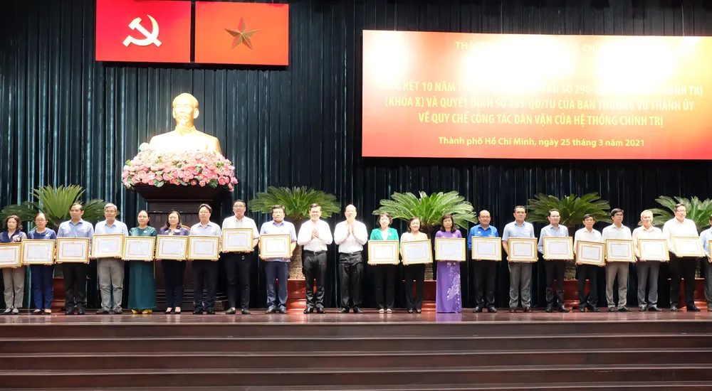 Công tác dân vận đóng góp không nhỏ vào sự phát triển chung của TPHCM ảnh 3 Công tác dân vận đóng góp không nhỏ vào sự phát triển chung của TPHCM ảnh 3