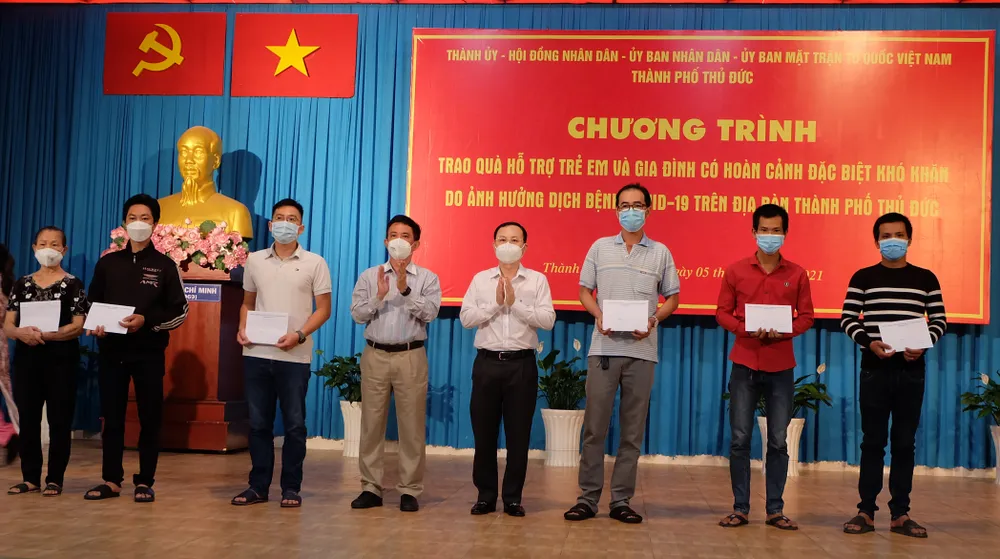 TP Thủ Đức: Các tổ chức cơ sở Đảng nhận bảo trợ 152 trẻ mồ côi ảnh 1 TP Thủ Đức: Các tổ chức cơ sở Đảng nhận bảo trợ 152 trẻ mồ côi ảnh 1