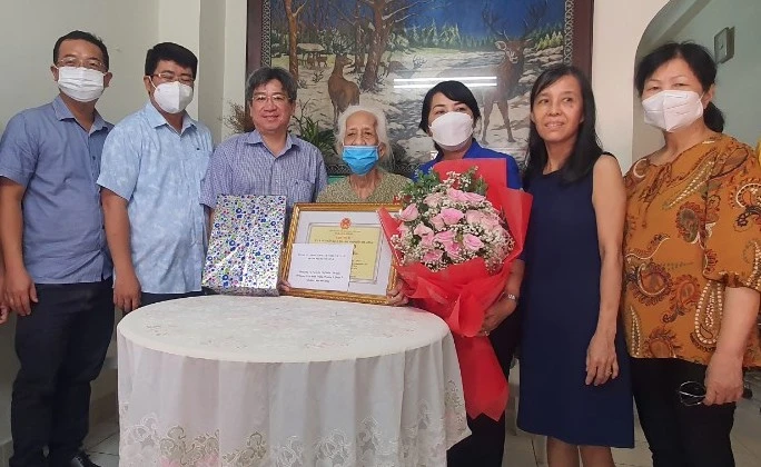 Thăm, chúc thọ người cao tuổi tiêu biểu ở TPHCM ảnh 2 Thăm, chúc thọ người cao tuổi tiêu biểu ở TPHCM ảnh 2