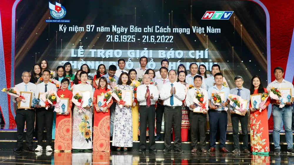 Giải Báo chí TPHCM lần thứ 40: Báo Sài Gòn Giải Phóng đoạt 9 giải ảnh 3 Giải Báo chí TPHCM lần thứ 40: Báo Sài Gòn Giải Phóng đoạt 9 giải ảnh 3