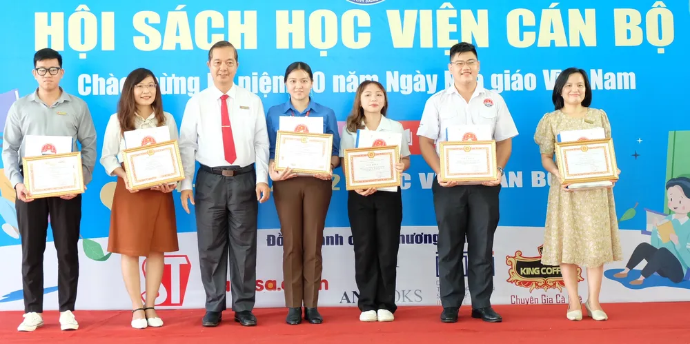 Học viện Cán bộ TPHCM khai mạc Hội sách năm 2022 ảnh 3