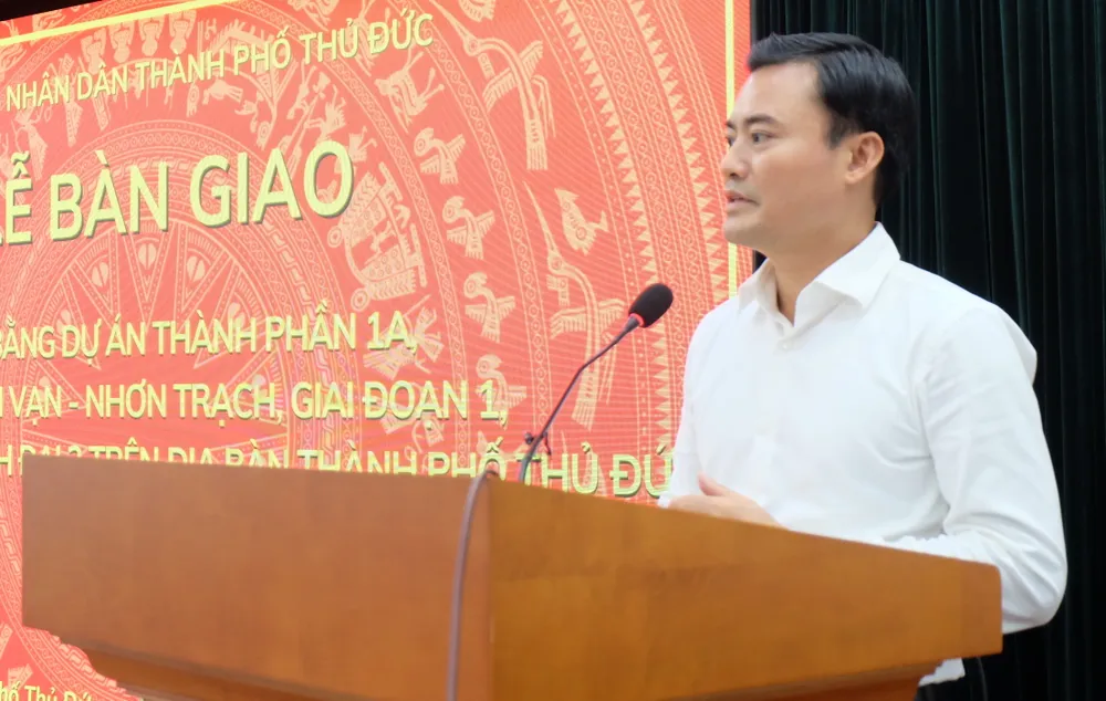 Phó Chủ tịch UBND TPHCM Bùi Xuân Cường phát biểu tại lễ bàn giao mặt bằng Phó Chủ tịch UBND TPHCM Bùi Xuân Cường phát biểu tại lễ bàn giao mặt bằng