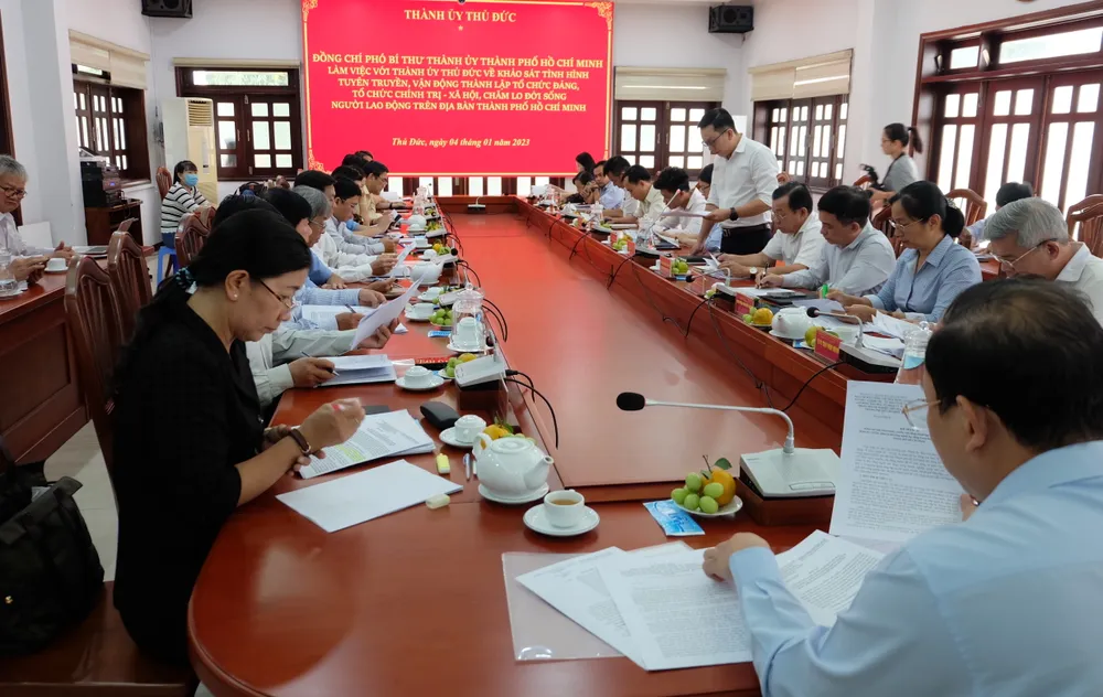 Quang cảnh buổi làm việc Quang cảnh buổi làm việc