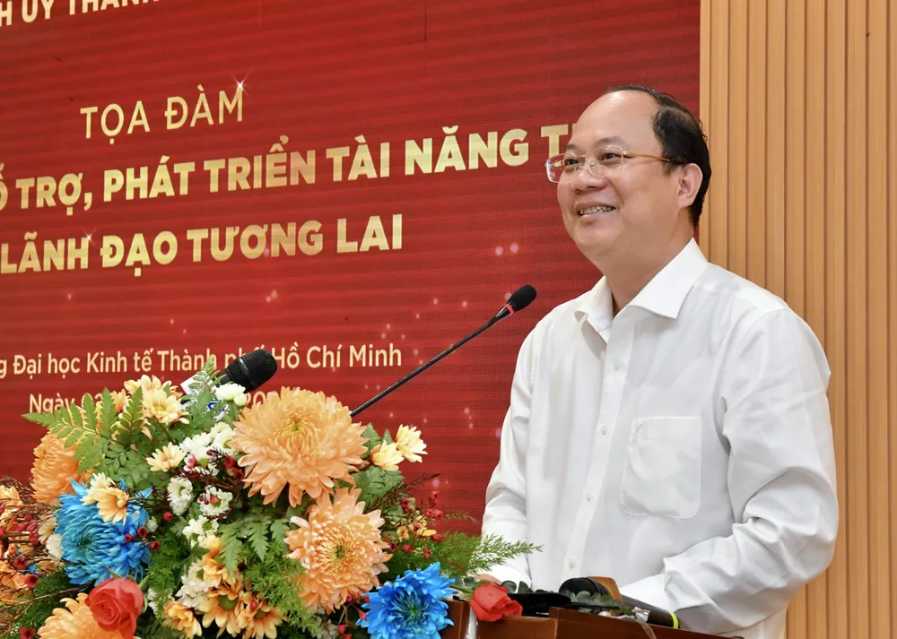 Phó Bí thư Thành ủy TPHCM Nguyễn Hồ Hải phát biểu chỉ đạo tại toạ đàm. Ảnh: VIỆT DŨNG