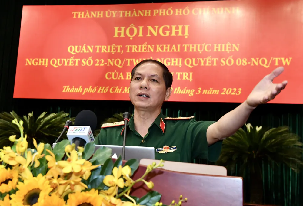 Thiếu tướng-Tiến sĩ Lê Văn Hải báo cáo tại hội nghị. Ảnh: VIỆT DŨNG