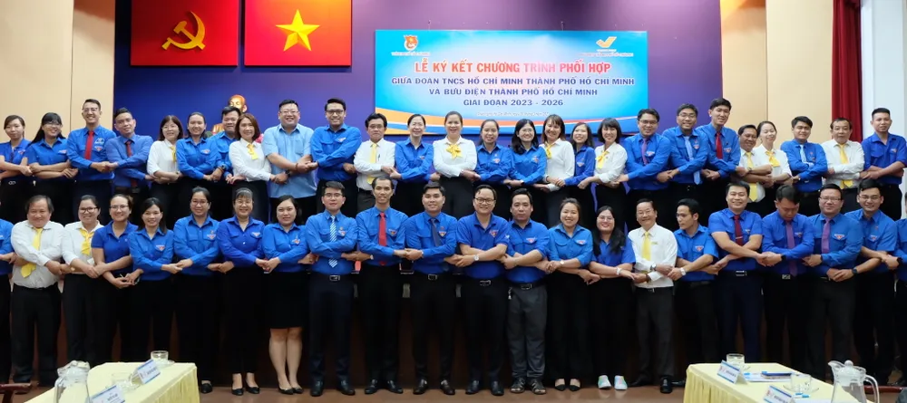 Các đại biểu tham gia ký kết chương trình phối hợp giai đoạn 2023-2026 giữa Thành đoàn và Bưu điện TPHCM Các đại biểu tham gia ký kết chương trình phối hợp giai đoạn 2023-2026 giữa Thành đoàn và Bưu điện TPHCM