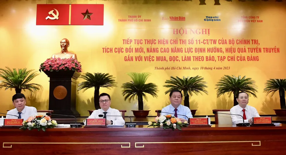 Các đồng chí chủ trì hội nghị. Ảnh: VIỆT DŨNG Các đồng chí chủ trì hội nghị. Ảnh: VIỆT DŨNG