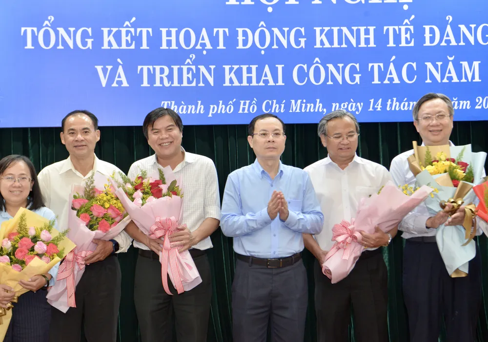 Các đơn vị sự nghiệp ký kết giao ước thi đua năm 2023 phấn đầu hoàn thành 100% nhiệm vụ được giao. Ảnh: CAO THĂNG