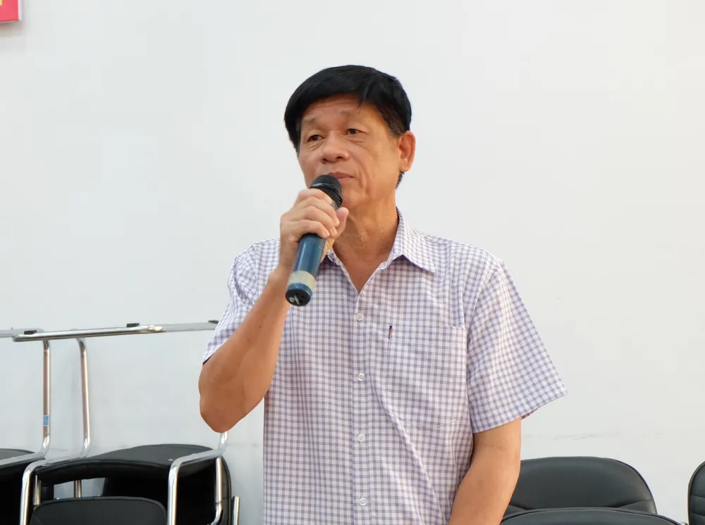 Bí thư Đảng ủy phường Long Trường Nguyễn Văn Nhơn nêu ý kiến Bí thư Đảng ủy phường Long Trường Nguyễn Văn Nhơn nêu ý kiến