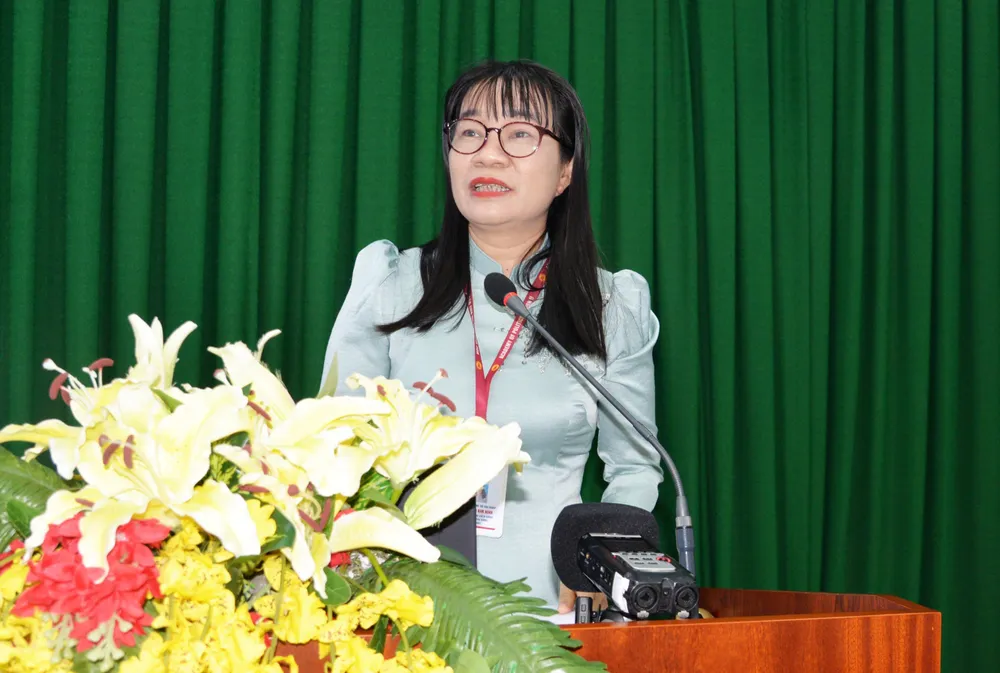 TS Trần Thị Kim Ninh, Phó Trưởng phụ trách Khoa Tư tưởng Hồ Chí Minh, Học viện Chính trị Khu vực II nêu ý kiến TS Trần Thị Kim Ninh, Phó Trưởng phụ trách Khoa Tư tưởng Hồ Chí Minh, Học viện Chính trị Khu vực II nêu ý kiến