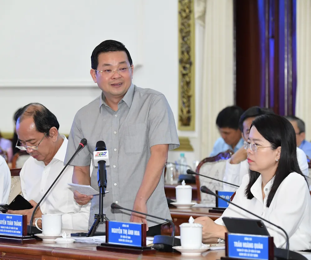 Giám đốc Sở TN-MT TPHCM Nguyễn Toàn Thắng thông tin về tình hình bất động sản trên địa bàn TPHCM. Ảnh: VIỆT DŨNG Giám đốc Sở TN-MT TPHCM Nguyễn Toàn Thắng thông tin về tình hình bất động sản trên địa bàn TPHCM. Ảnh: VIỆT DŨNG