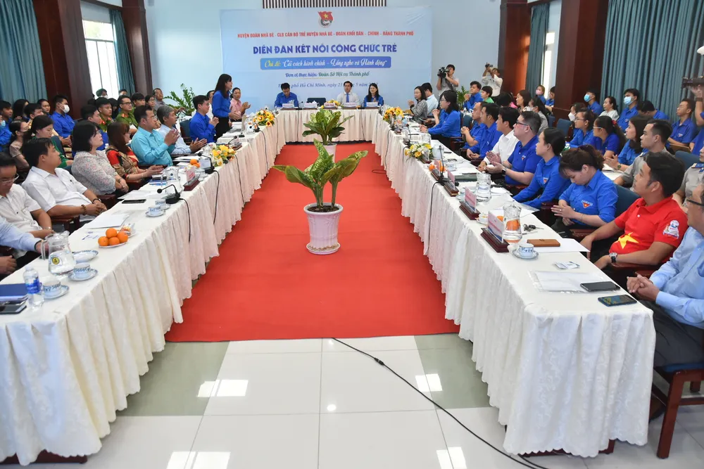 Quang cảnh diễn đàn Quang cảnh diễn đàn