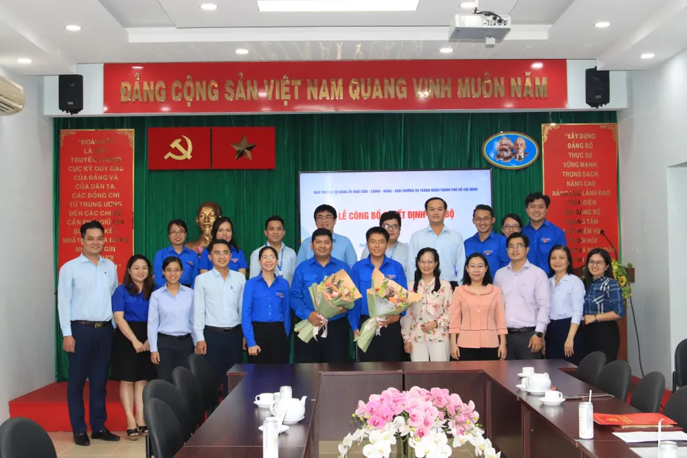 Thành đoàn TPHCM và Đảng ủy Khối Dân - Chính - Đảng TPHCM chúc mừng đồng chí Nguyễn Đăng Khoa và Bùi Hữu Hồng Hải nhận nhiệm vụ mới Thành đoàn TPHCM và Đảng ủy Khối Dân - Chính - Đảng TPHCM chúc mừng đồng chí Nguyễn Đăng Khoa và Bùi Hữu Hồng Hải nhận nhiệm vụ mới