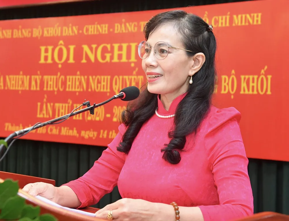 Đồng chí Nguyễn Thị Kim Dung phát biểu tại hội nghị. Ảnh: VIỆT DŨNG