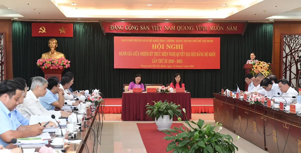 Các đại biểu tham dự hội nghị. Ảnh: VIỆT DŨNG