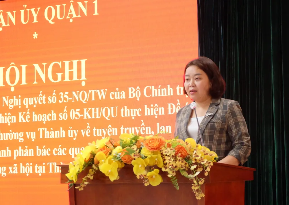 Trưởng Ban Tuyên giáo Quận ủy quận 1 Nguyễn Trung Châu Tuyên báo cáo về kết quả 5 năm thực hiện Nghị quyết 35 trên địa bàn quận 1