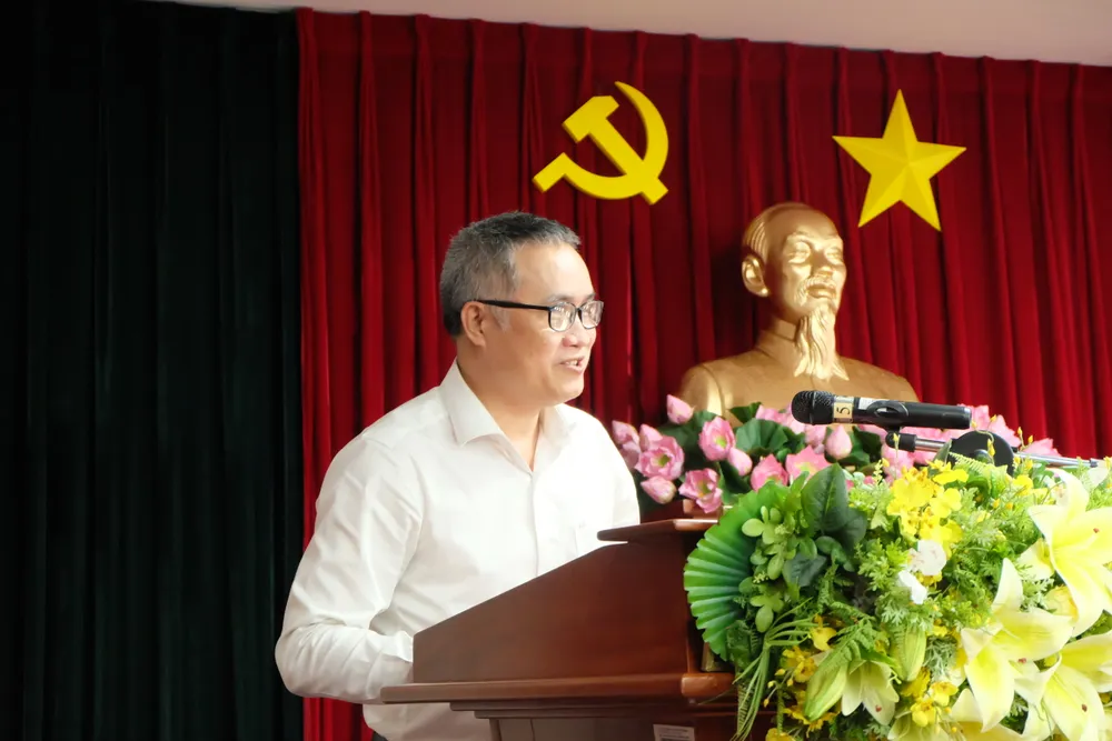 Phó Bí thư Đảng ủy Khối Ngân hàng TPHCM phát biểu tiếp thu chỉ đạo của Thường trực Thành ủy TPHCM