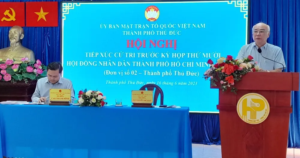 ĐB Phan Nguyễn Như Khuê trao đổi với cử tri Thủ Đức