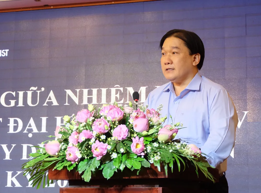 Phó Tổng Giám đốc điều hành Tổng Công ty Du lịch Sài Gòn – TNHH MTV Trương Đức Hùng báo cáo kết quả thực hiện Nghị quyết Đại hội Đảng bộ Tổng Công ty từ đầu nhiệm kỳ đến nay.