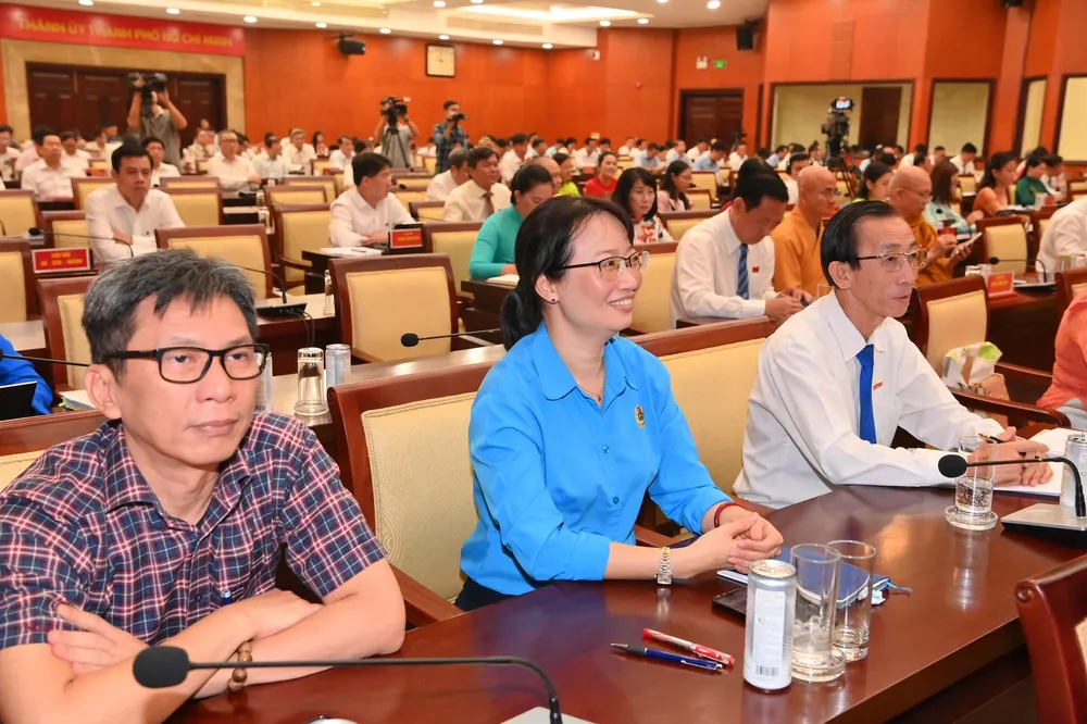 Các đại biểu tham dự kỳ họp thứ 10 HĐND TPHCM khóa X. Ảnh: VIỆT DŨNG