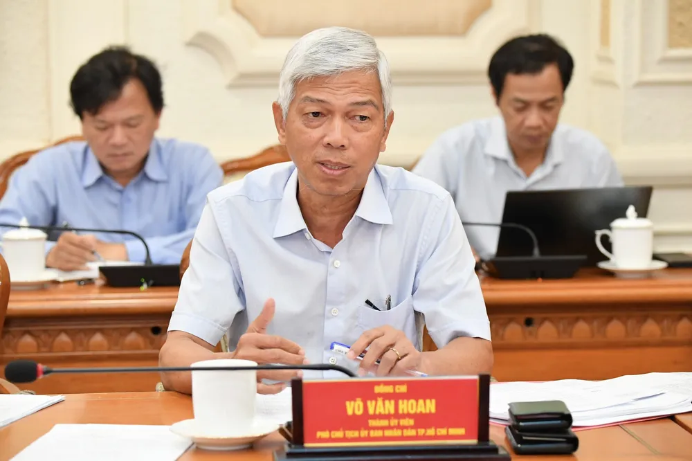 Đồng chí Võ Văn Hoan, Phó Chủ tịch UBND TPHCM, Phó Chủ tịch Hội đồng xét tặng Giải thưởng Sáng tạo TPHCM lần 3 kết luận tại buổi làm việc. Ảnh: VIỆT DŨNG Đồng chí Võ Văn Hoan, Phó Chủ tịch UBND TPHCM, Phó Chủ tịch Hội đồng xét tặng Giải thưởng Sáng tạo TPHCM lần 3 kết luận tại buổi làm việc. Ảnh: VIỆT DŨNG
