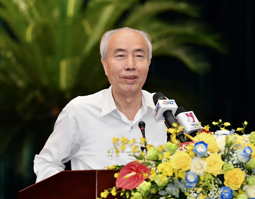 Đồng chí Huỳnh Đảm, nguyên Chủ tịch Ủy ban Trung ương MTTQ Việt Nam góp ý về việc triển khai thực hiện Nghị quyết 98. Ảnh: VIỆT DŨNG