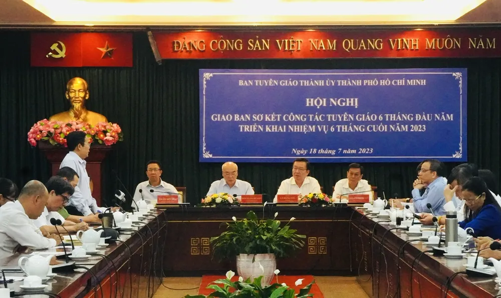 Trưởng Ban Tuyên giáo Thành ủy TPHCM Phan Nguyễn Như Khuê và các đồng chí Phó Trưởng Ban Tuyên giáo Thành ủy TPHCM chủ trì hội nghị Trưởng Ban Tuyên giáo Thành ủy TPHCM Phan Nguyễn Như Khuê và các đồng chí Phó Trưởng Ban Tuyên giáo Thành ủy TPHCM chủ trì hội nghị