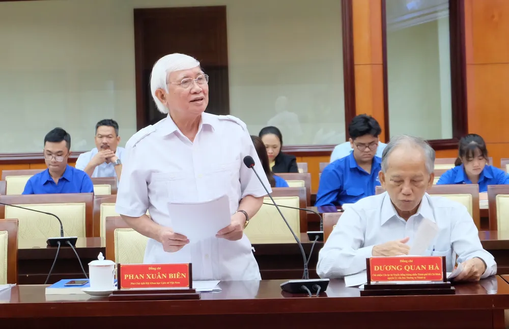 Đồng chí Phan Xuân Biên, Phó Chủ tịch Hội Khoa học Lịch sử Việt Nam tham luận tại hội thảo Đồng chí Phan Xuân Biên, Phó Chủ tịch Hội Khoa học Lịch sử Việt Nam tham luận tại hội thảo