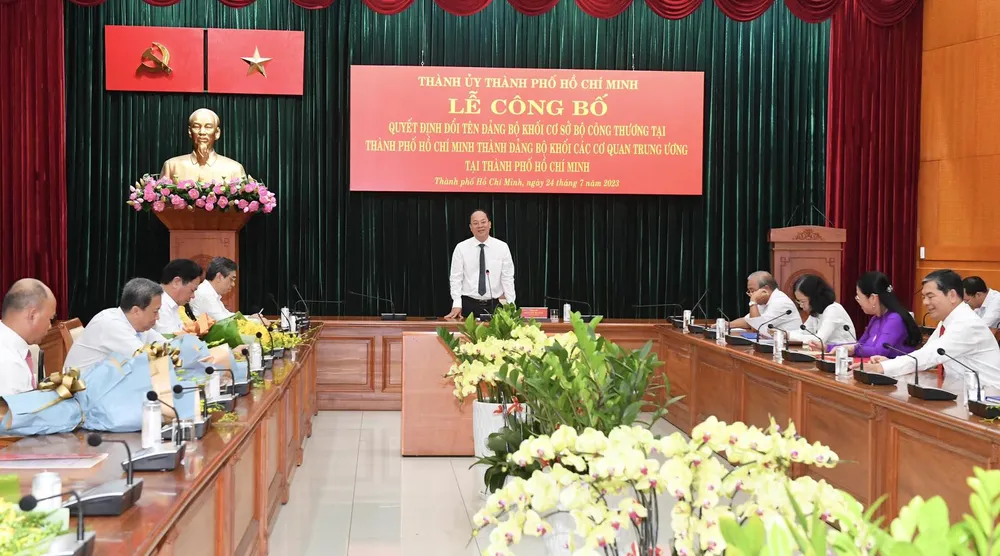 Phó Bí thư Thành ủy TPHCM Nguyễn Hồ Hải phát biểu giao nhiệm vụ. Ảnh: VIỆT DŨNG